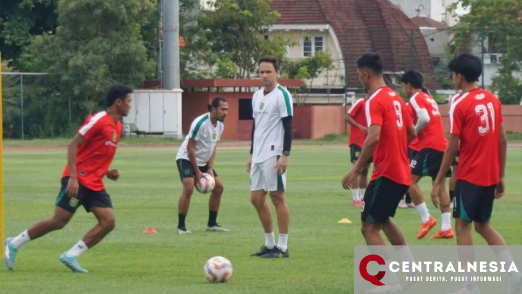 Thomas Doll Munster Siapkan Strategi Baru Jelang Persebaya vs Persija di GBT